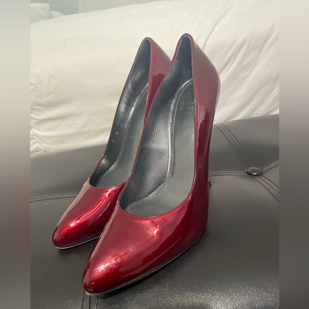 This are a beautiful heals used but in a good condition .